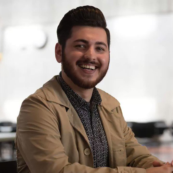 بهزاد فرخاری