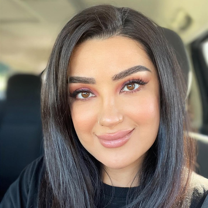 غزال عنایت